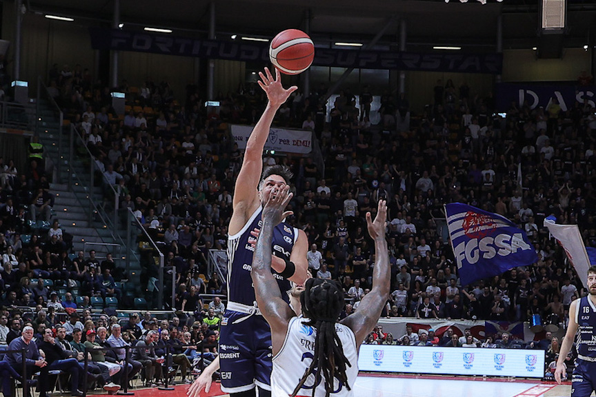TREVIGLIO: BELLA VITTORIA DI BLU BASKET SUL CAMPO DI BOLOGNA 